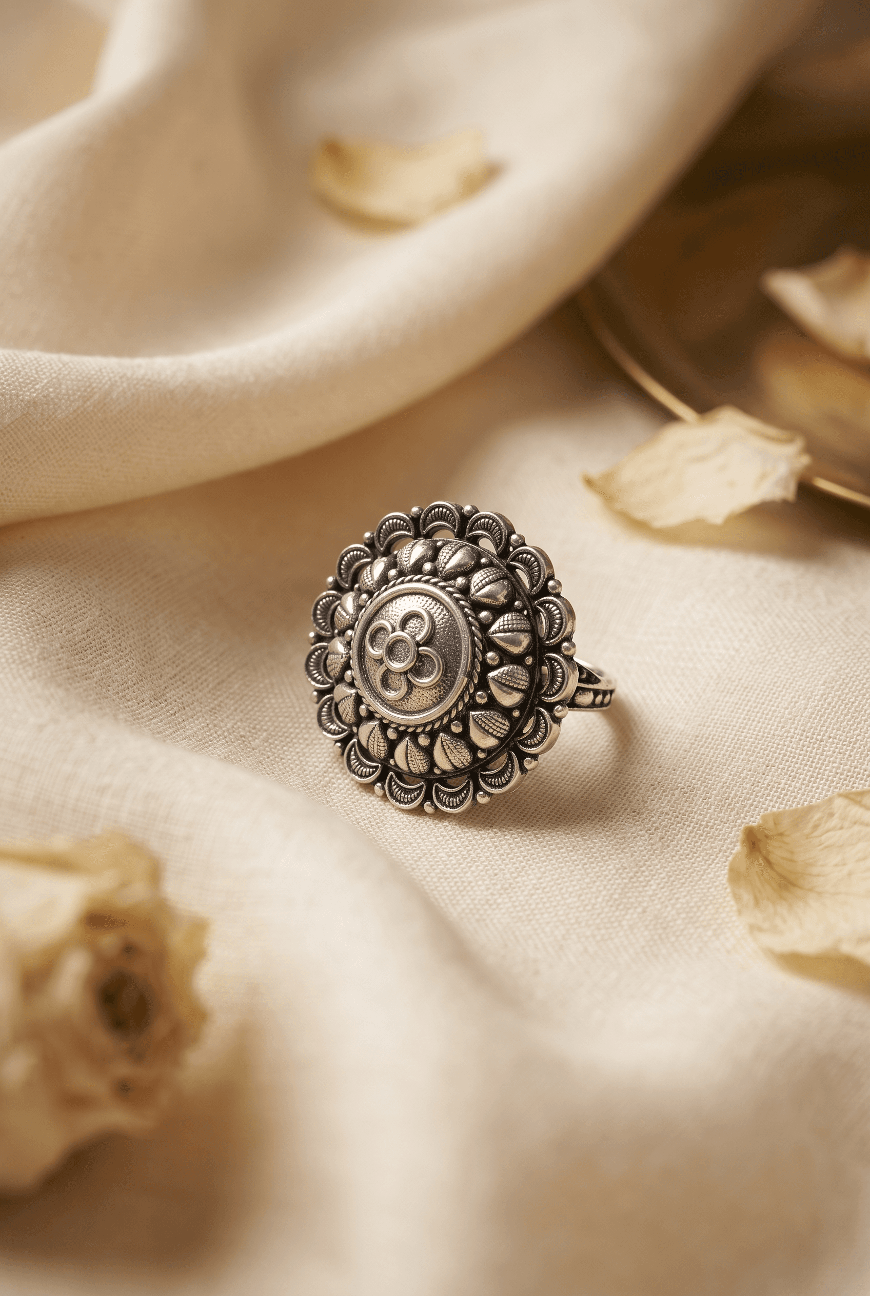 Madhur Ring in 925 sterling silver